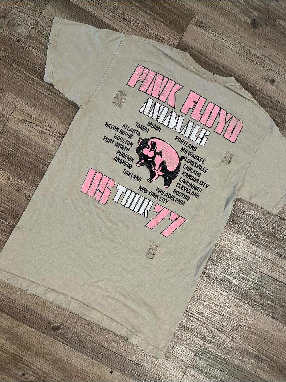 Classic PINK FLOYD ANIMALS 1977 TOUR T-SHIRT Beige / Pink Shirt Small